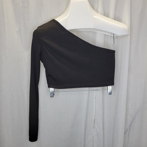 boohoo Black Ribbed Fabric Crop One Sleeve Top, 2 - Picture 1 of 6
